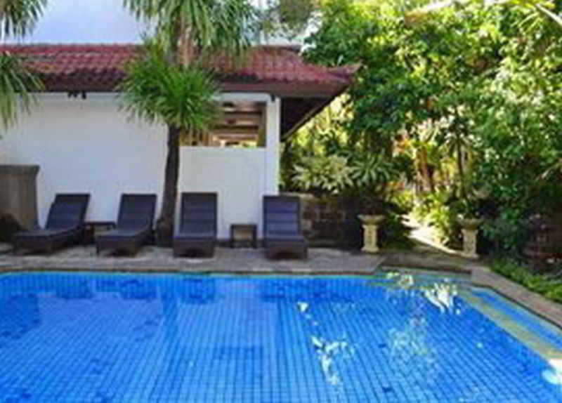 โรงแรมแฟลมโบยัน กูตา ภายนอก รูปภาพ