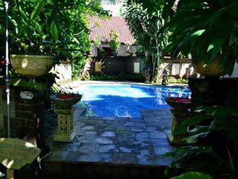 โรงแรมแฟลมโบยัน กูตา ภายนอก รูปภาพ